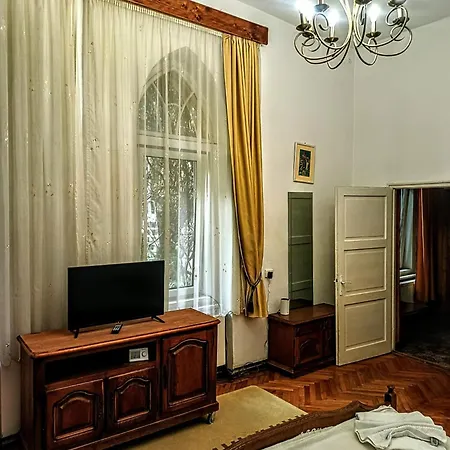 Aki Aparthotel 3*